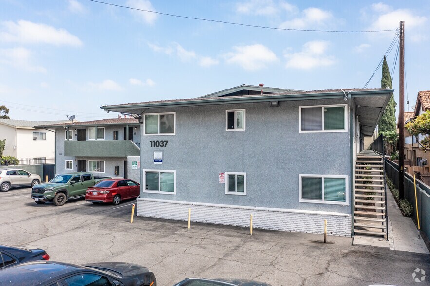Primary Photo - 11037 Ferina St.