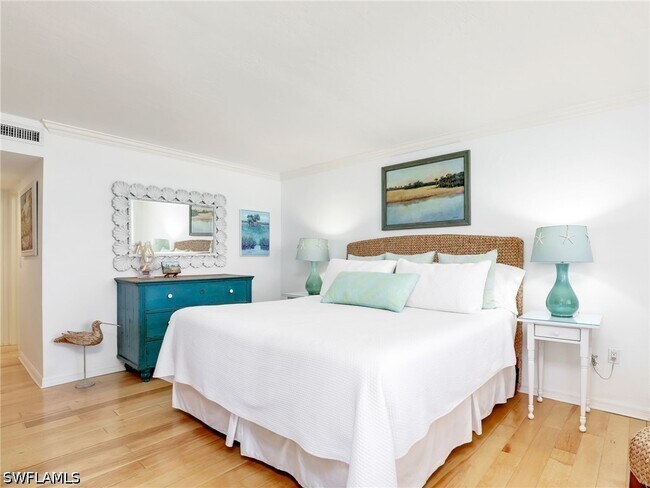 Building Photo - 10851 Gulf Shore Dr