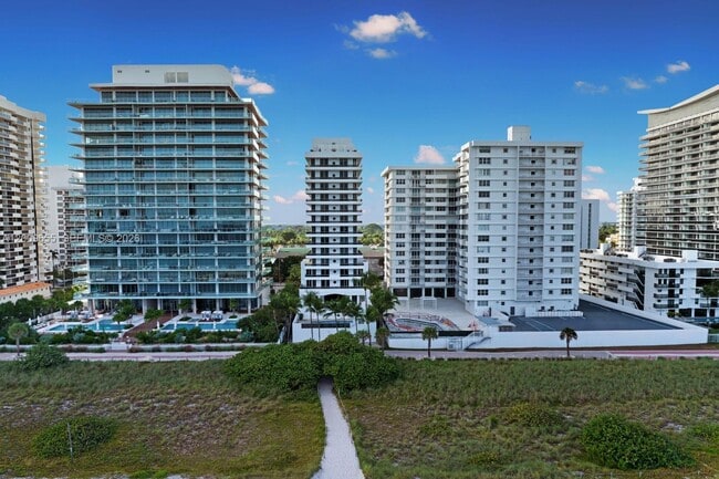 Building Photo - 5801 Collins Ave