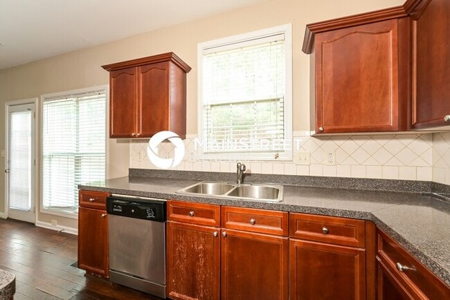 Building Photo - 4 Bedroom Pet-Friendly Home in Loganville, GA with Main Street Renewal