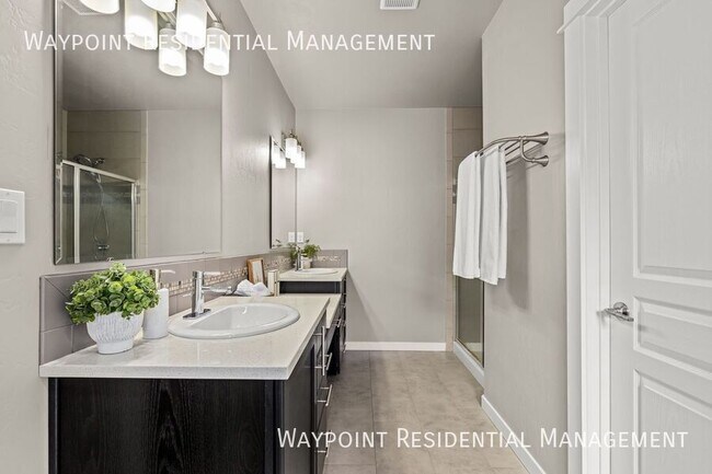 Building Photo - 4235 S Highcliff Ave