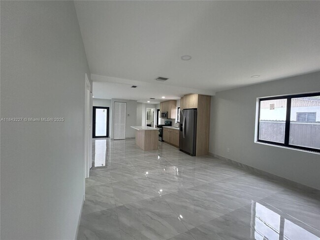Building Photo - 3765 SW 122nd Pl