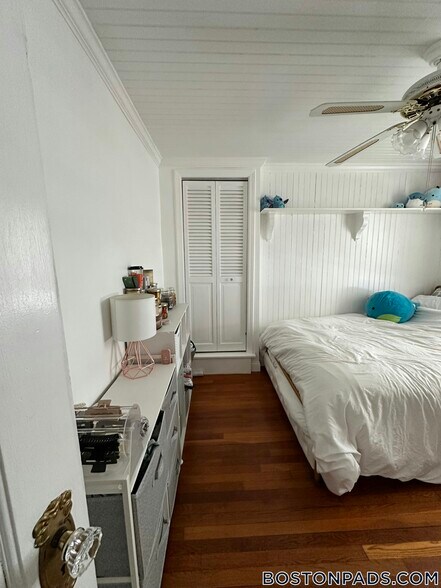 Building Photo - 62 Lawn Ave