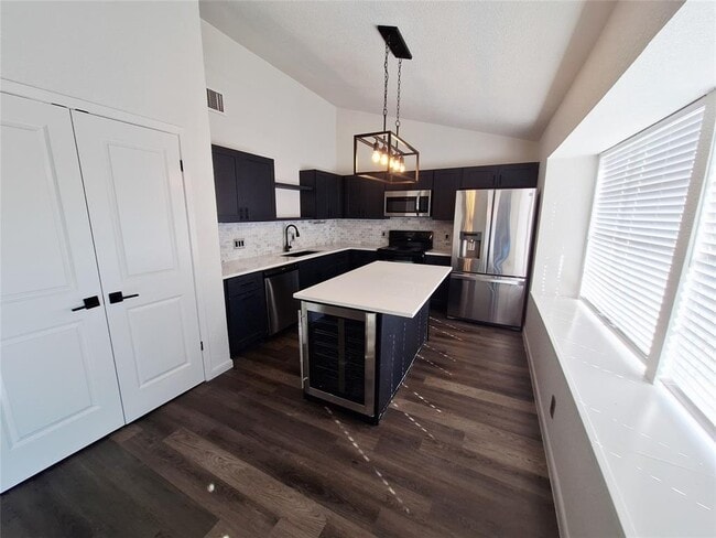 Building Photo - 1005 Ridgeline Dr