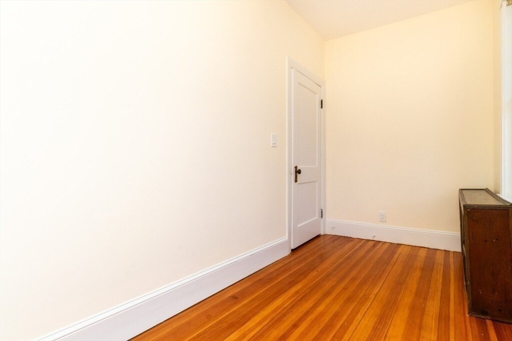 Building Photo - 8 Hastings St