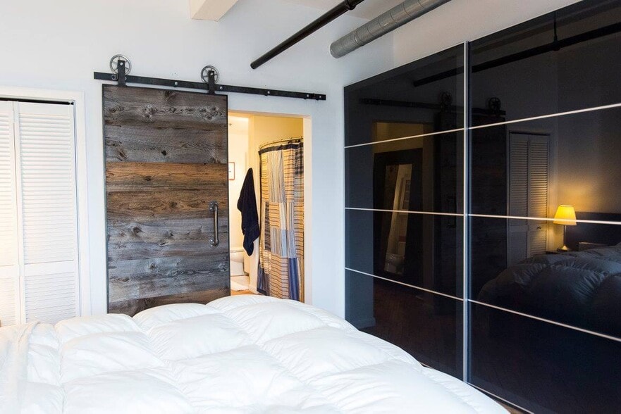 Bedroom to Bathroom - 1220 Buttonwood St