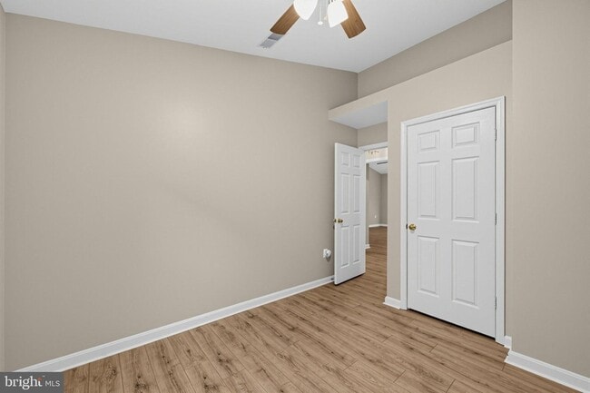 Building Photo - 21588 Bankbarn Terrace