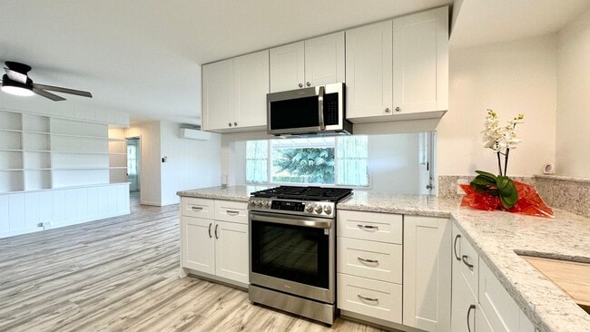 Building Photo - 2340 University Ave