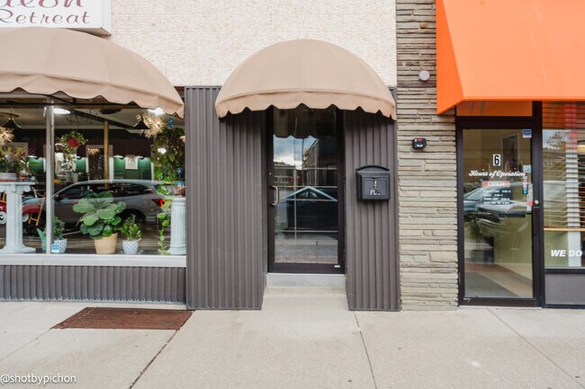 Building Photo - 4 Raymond Ave