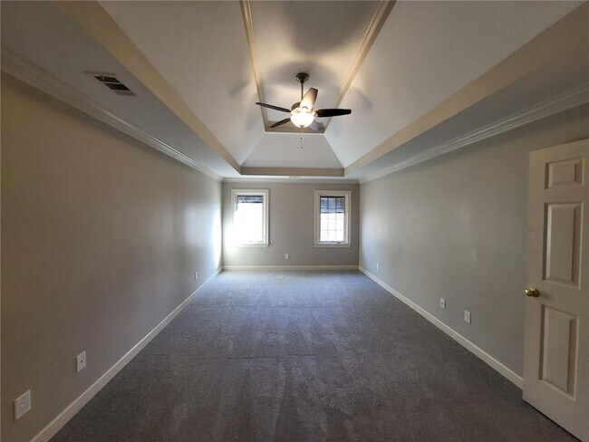 Building Photo - 2438 Kings Ct NE