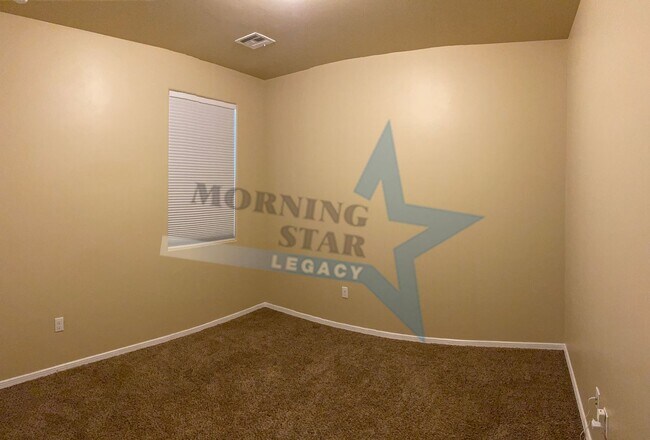 Building Photo - Beautiful 4 bed, 2 bath house move in ready! *military discount offered!