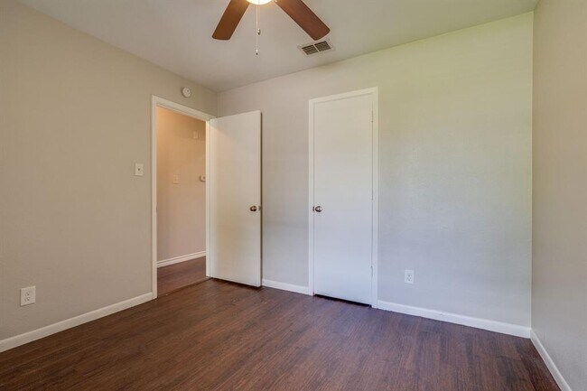 Building Photo - 2500 Quail Ridge Dr