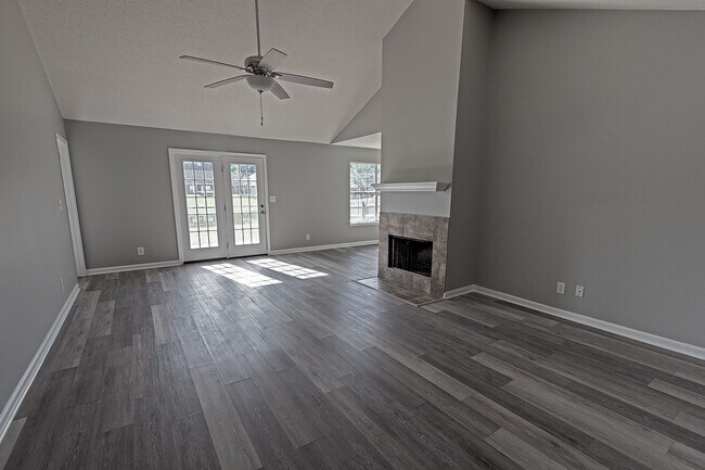 Building Photo - 364 McDonald Dr