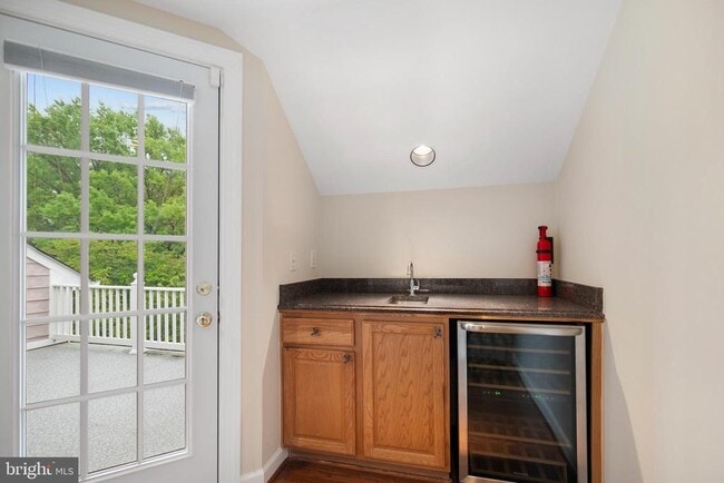 Building Photo - 508 S Fayette St