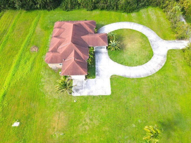 Building Photo - 14094 43rd Rd N