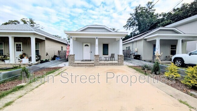 Primary Photo - 2010 W Gregory St