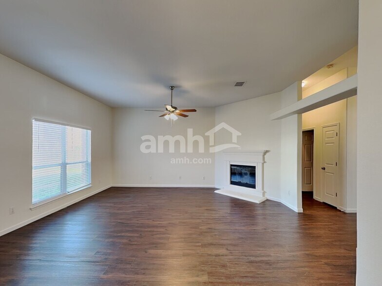 Building Photo - 209 Wenrick Dr