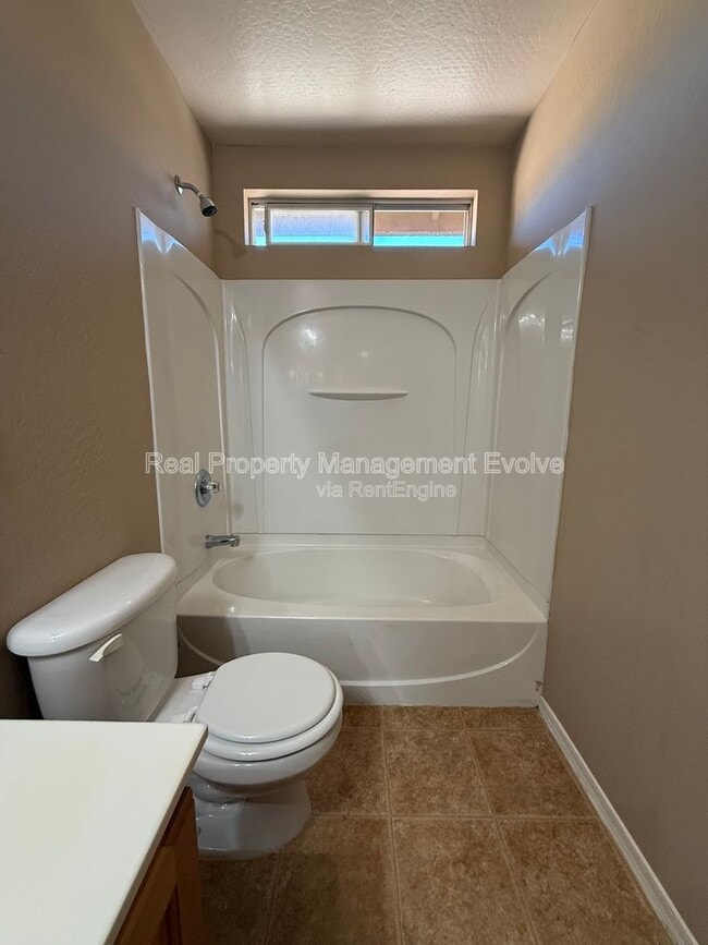 Building Photo - 8 N 226th Cir