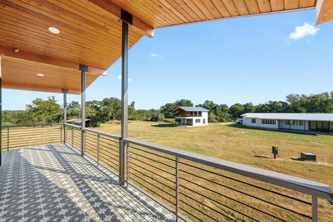 Building Photo - 1802 Man O War Dr