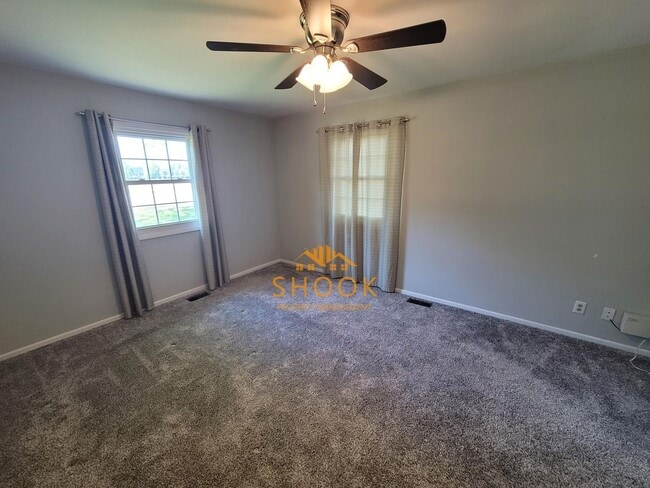 Building Photo - TURN KEY 3 BEDROOM HOME