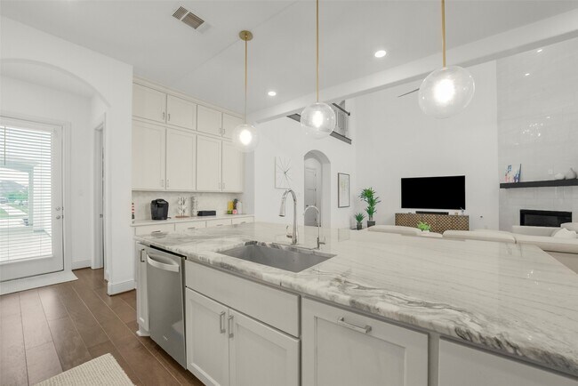 Building Photo - 2018 Grove Terrace Ln