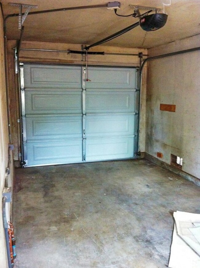 Building Photo - West4th344