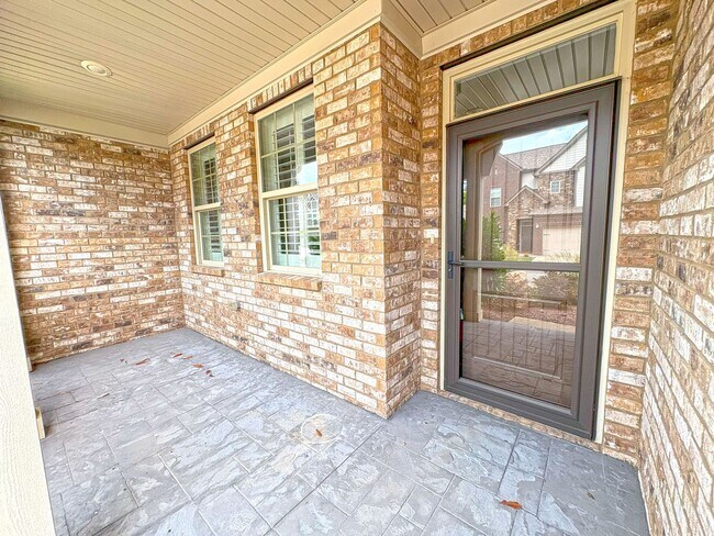 Building Photo - Stunning Townhome in Foxland Harbor – Golf & Lake Community