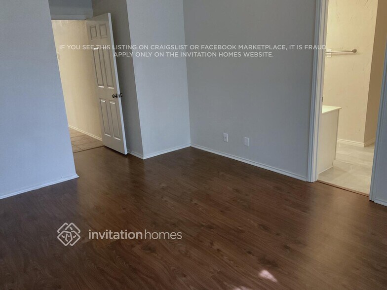 Building Photo - 1405 Country Ln