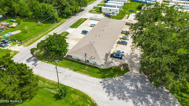 Building Photo - 314 Deare St