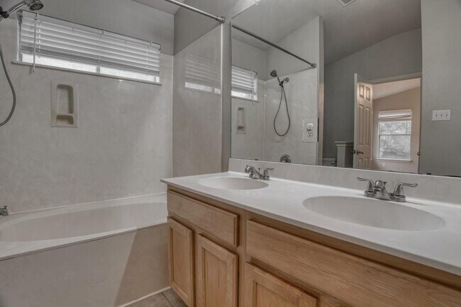 Building Photo - 620 Paso Fino Trail
