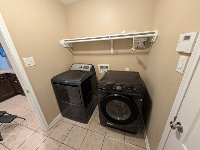 Building Photo - 18920 Sunrise Rnch Ct