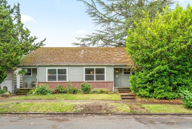 Building Photo - Inviting, remodeled 3-bdr/1.5-bath in Division/Hawthorne duplex—Privacy, A/C, parking, & storage
