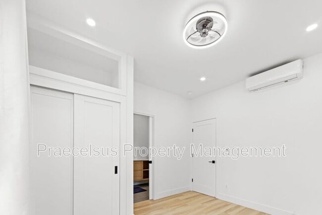 Building Photo - 641 Del Mar Ave