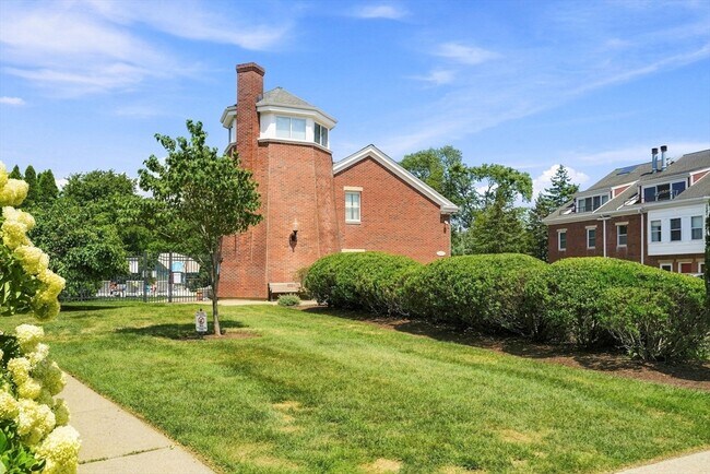 Building Photo - 150 Quincy Shore Dr