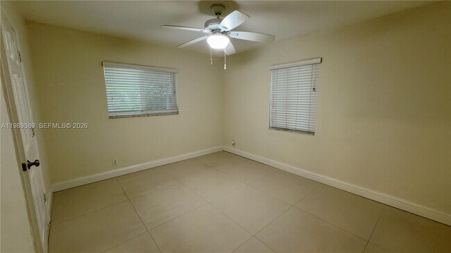 Building Photo - 1125 NW 16th Ct