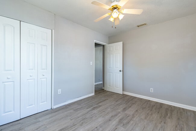 Building Photo - 4717 W Leila Ave