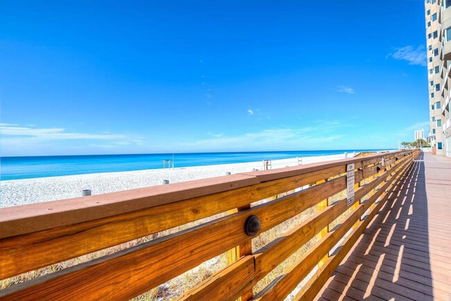 Building Photo - 16819 Front Beach Rd