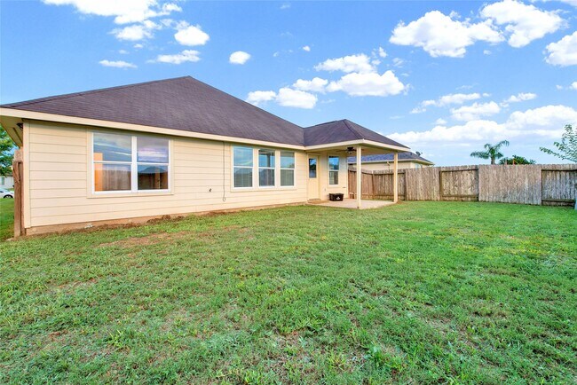 Building Photo - 2830 Sage Bluff Ave