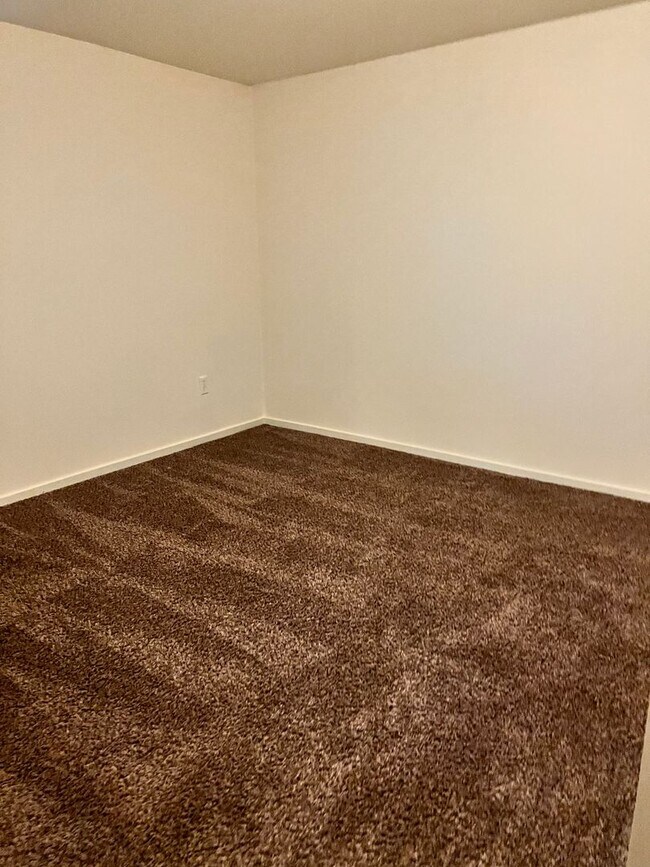 Building Photo - Government Way Triplex