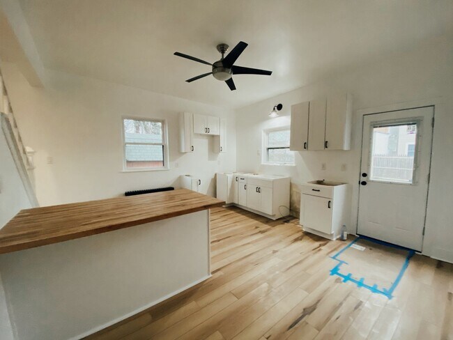 Building Photo - NEWLY RENOVATED 2 BEDROOM IN THE HEART OF BLOOMFIELD!