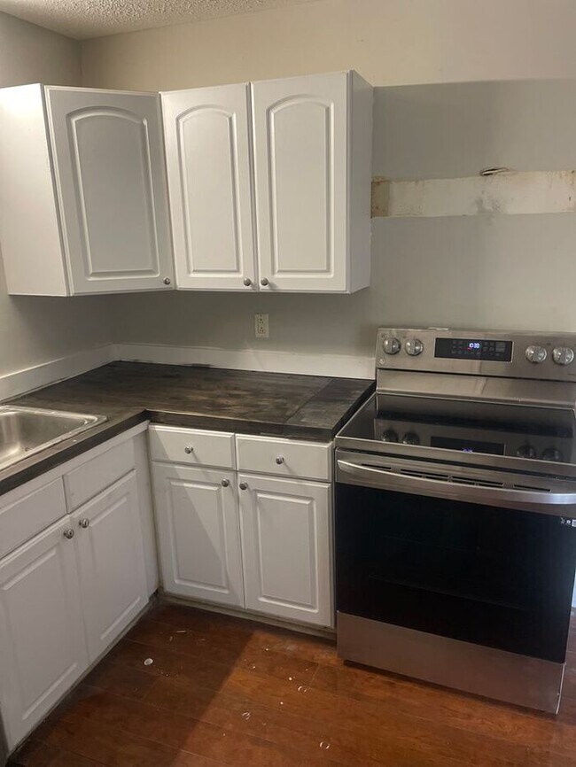 Brick 3 Bedroom Ranch Style Home 3018 Cedarhurst Dr Charlotte NC