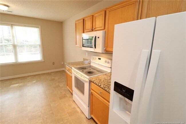 Building Photo - 305 Firefly Rd