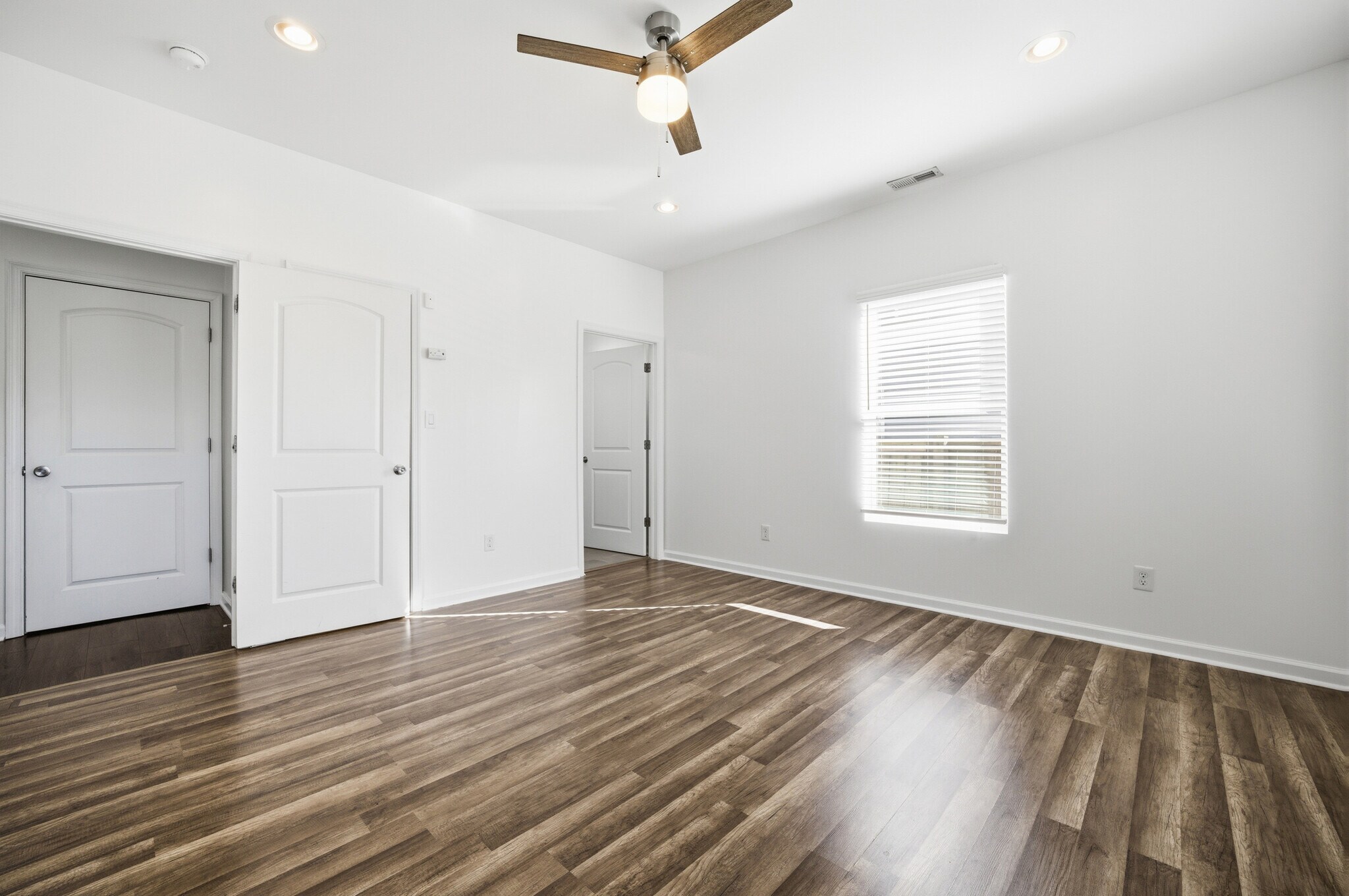 Building Photo - 16 Bagley St