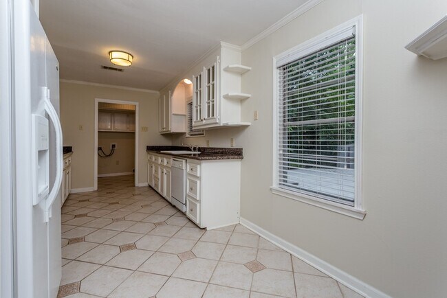 Building Photo - 1230 Timbergrove Ln