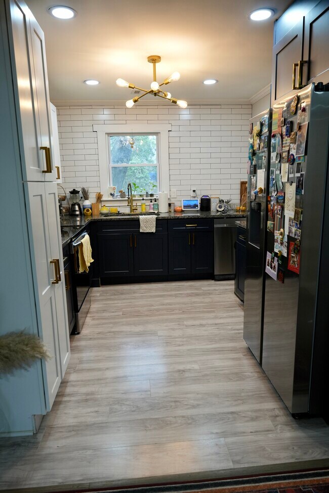Kitchen - 1532 Belva Ave