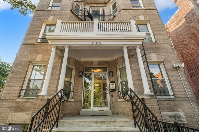 Building Photo - 1106 Columbia Rd NW