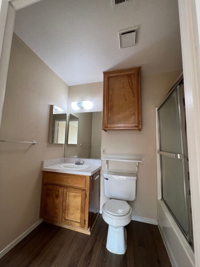 Building Photo - 8609 Lyn River Ct