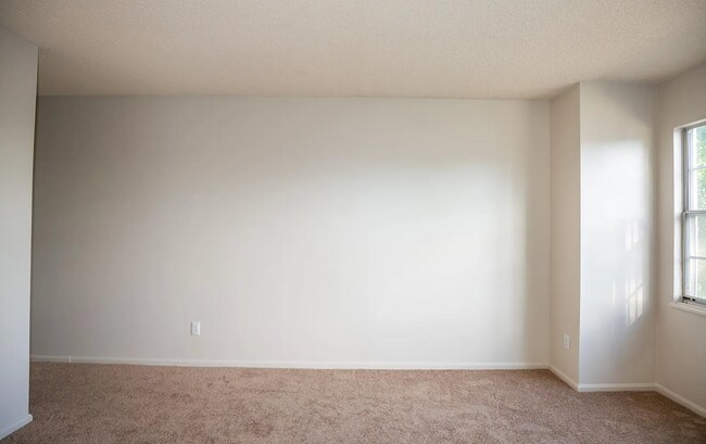 Building Photo - 12513 E Pacific Cir