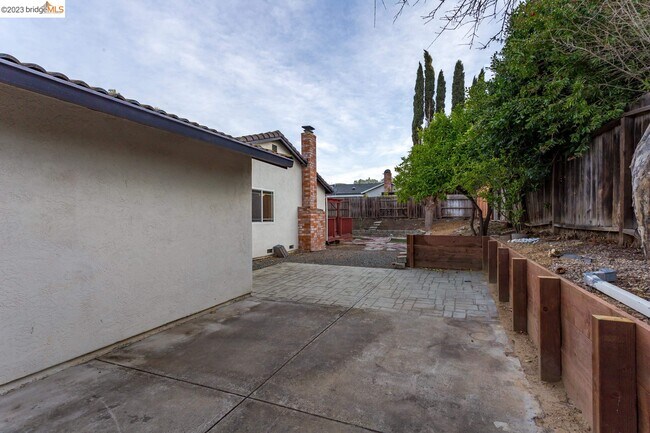 Building Photo - 304 Cabrillo Pl