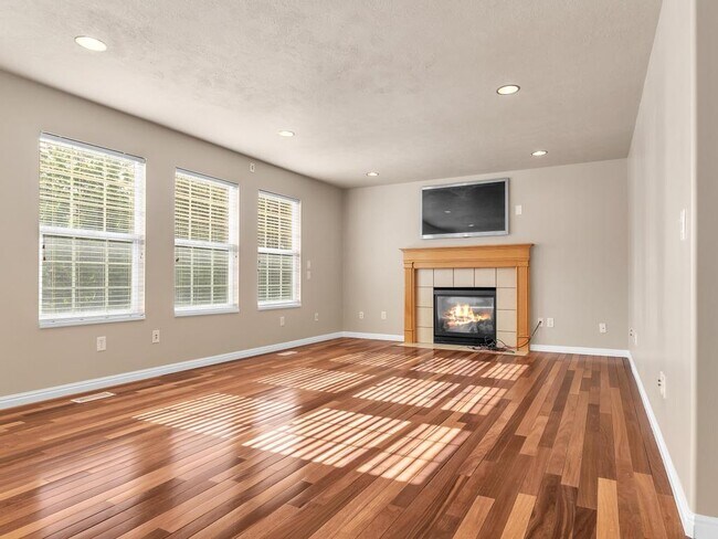 Building Photo - 6313 S Lake Fork Cir